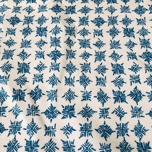 Schuyler Samperton Firefly Performance Fabric 1.2 y Ocean Blue White Geometric